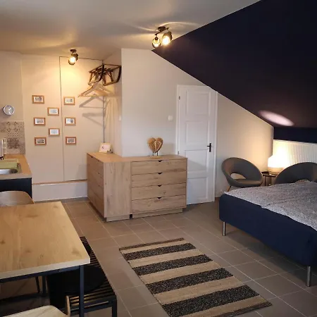 Gyoengyszem Vendeghaz Guest house