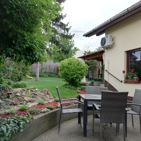 Gyoengyszem Vendeghaz 3*