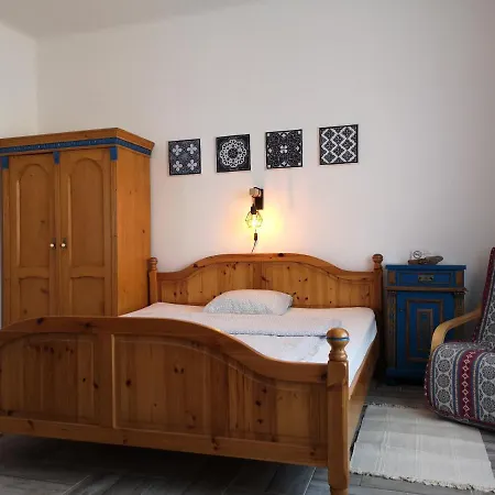 Gyoengyszem Vendeghaz 3* Eger